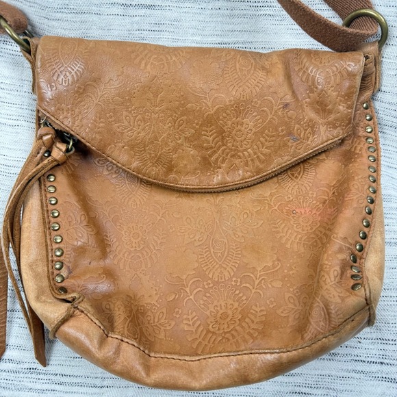 The Sak Handbags - The Sak Silverlake Tan Leather Embossed Foldover Crossbody Bag Boho Western